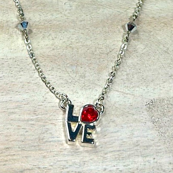 ❤️ Brighton collectibles necklace silver Love red heart NWT - Picture 2 of 9